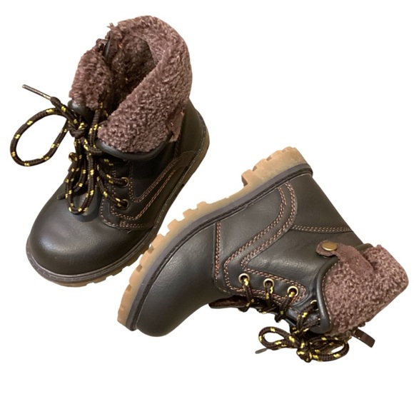Toddler Size 8.5 Brown Faux Leather Sherling Lined Side Zip Booties NEVER WORN - Picture 1 of 11